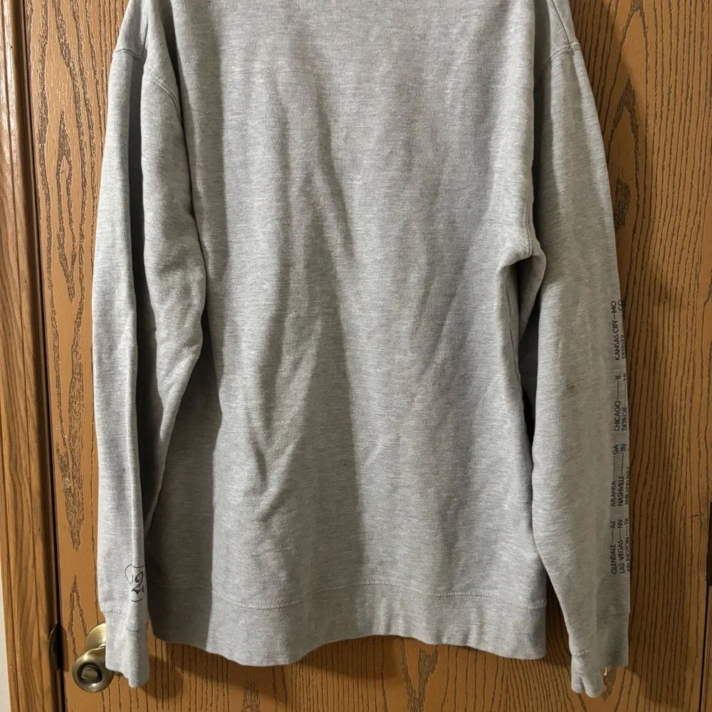 Taylor Swift The Era Tour official merch Size XL 2023  Sweatshirt - Picture 6 of 7